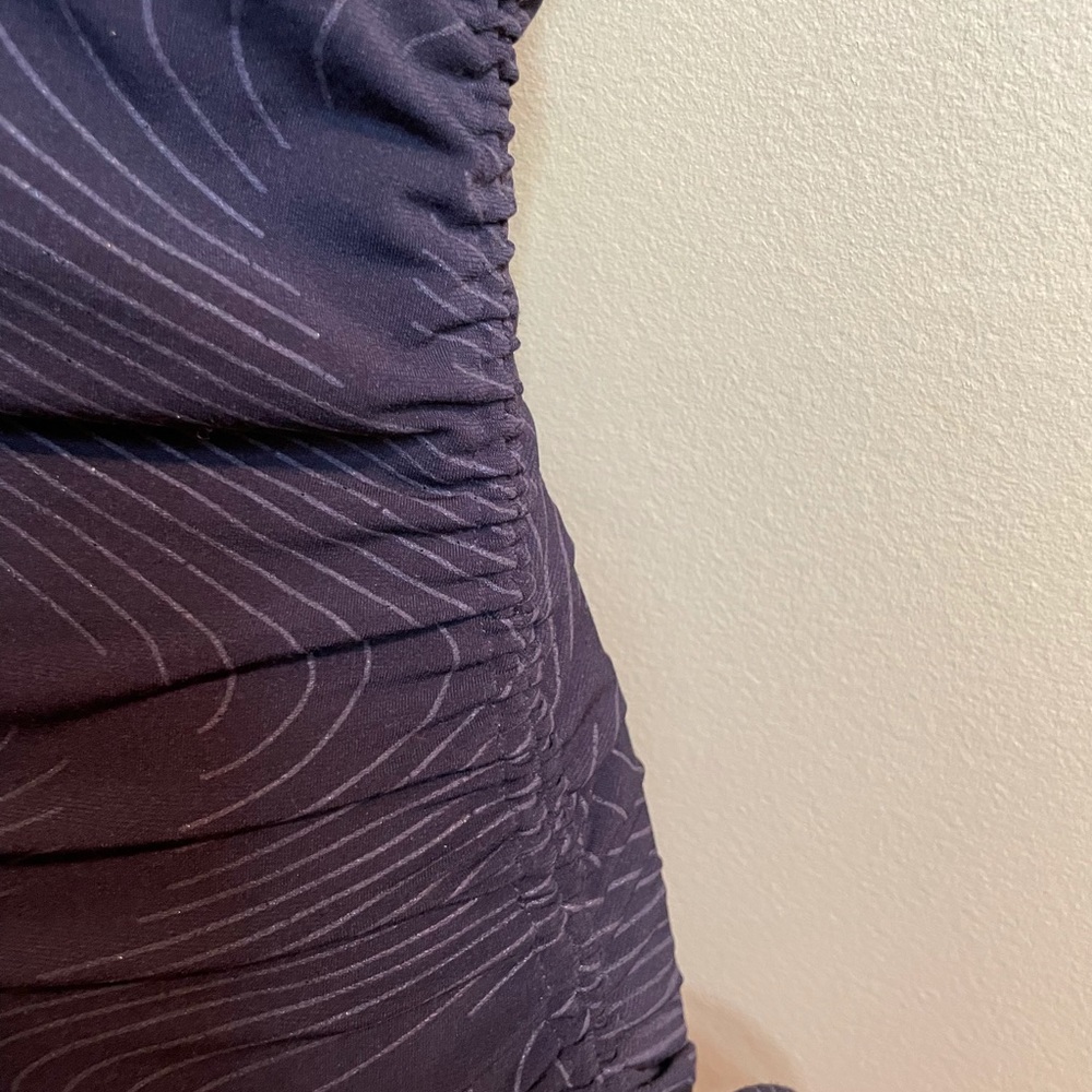 One Shoulder Gown - Picture 4 of 8